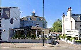 Hampton Court Hotel