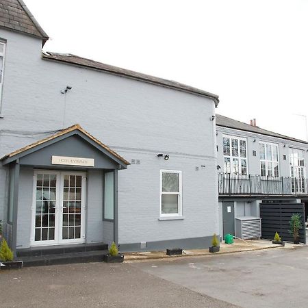 Hampton Court Hotel East Molesey Exterior photo